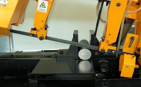 环江数控带锯床自动送料精度会出现偏差吗？